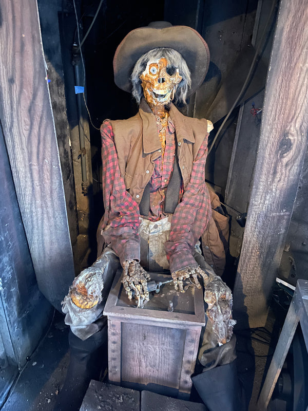 "Blasting" Skeleton Prop